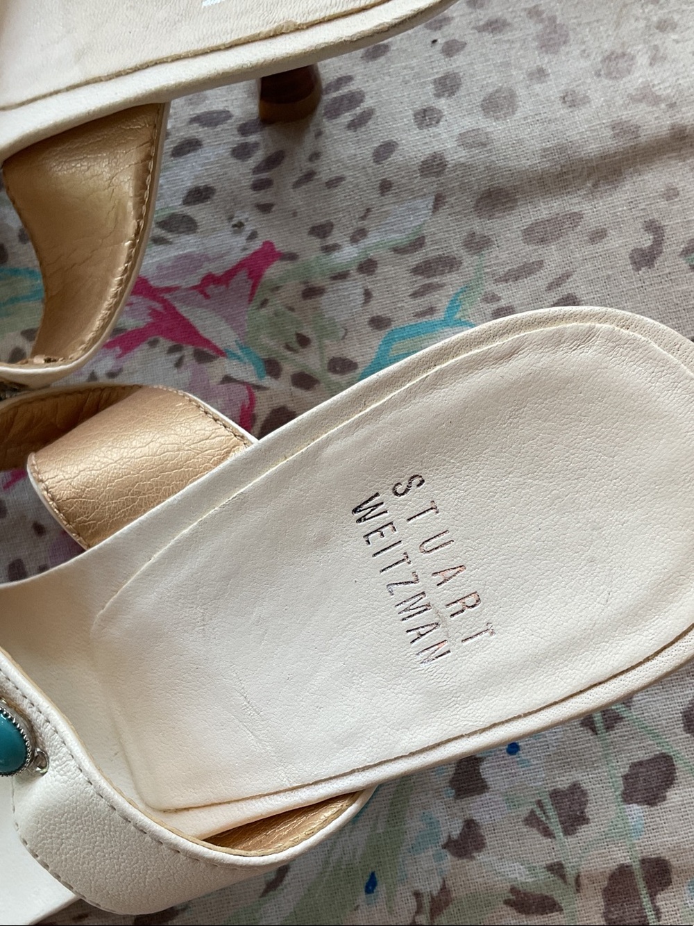 Stuart Weitzman White Leather Thong Sandals with Turquoise Gem Accents - Picture 4 of 7